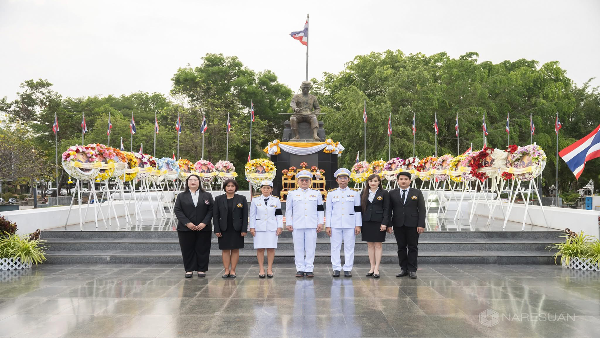 วันคล้ายวันสวรรคตของสมเด็จพระนเรศวรมหาราช ณ ลานพระบรมราชานุสาวรีย์สมเด็จพระนเรศวรมหาราช