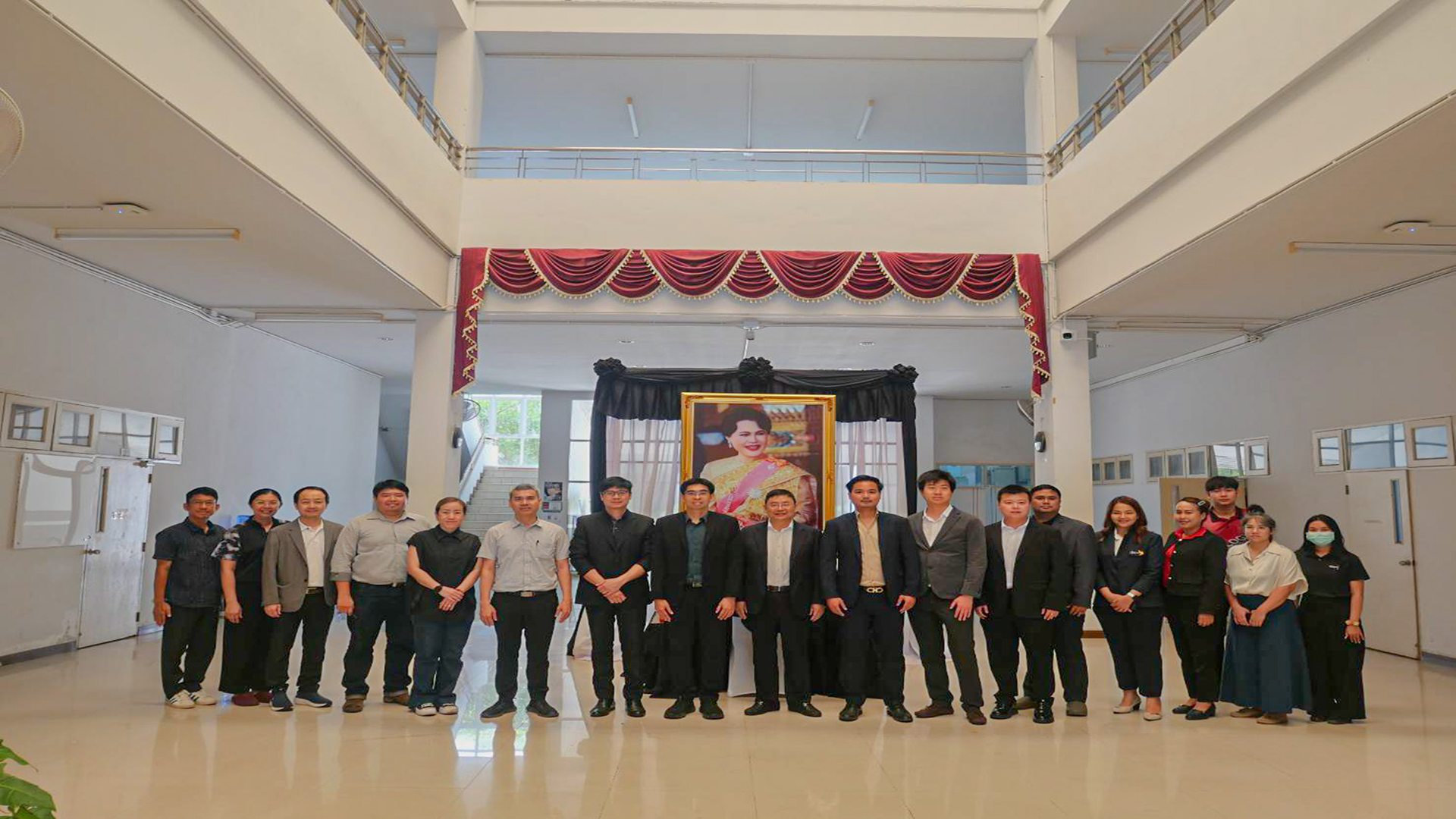 ประชุมหารือแนวทางการประยุกต์ใช้เทคโนโลยีอัจฉริยะในสถานศึกษา ณ ห้องประชุม อาคาร 5 คณะเทคโนโลยีอุตสาหกรรม มหาวิทยาลัยราชภัฏพิบูลสงคราม