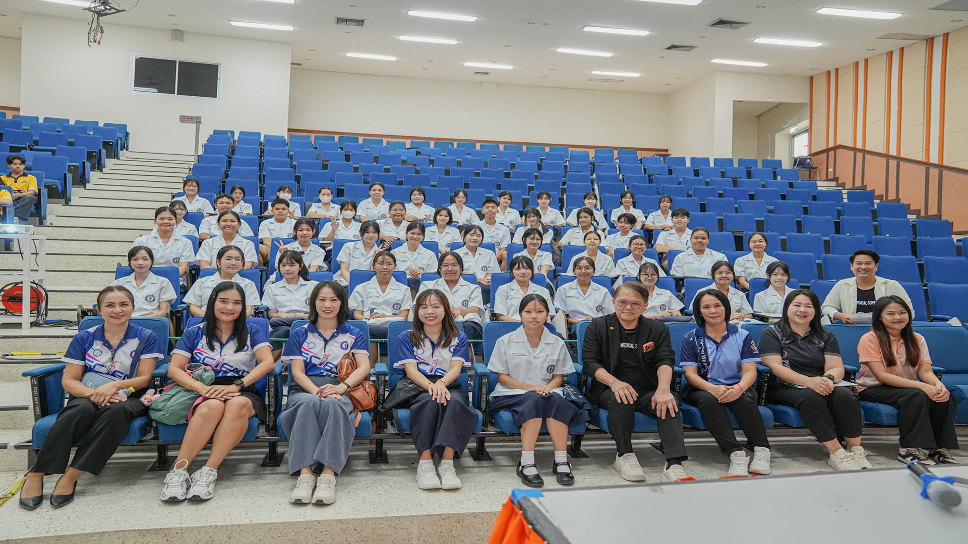 กิจกรรมการให้ความรู้ทางวิชาการและแนะนำหลักสูตรของคณะวิทยาศาสตร์การแพทย์ ให้กับนักเรียนโรงเรียนนาน้อย จังหวัดน่าน และโรงเรียนเฉลิมขวัญสตรี จังหวัดพิษณุโลก